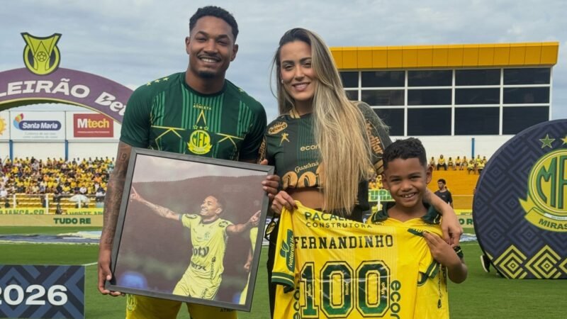 Fernandinho recebe homenagem do Mirassol após completar 100 jogos pelo clube