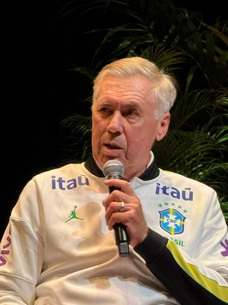 Ancelotti diz que pressão não muda seus planos para a Seleção: “Temos futuro, apesar das críticas”