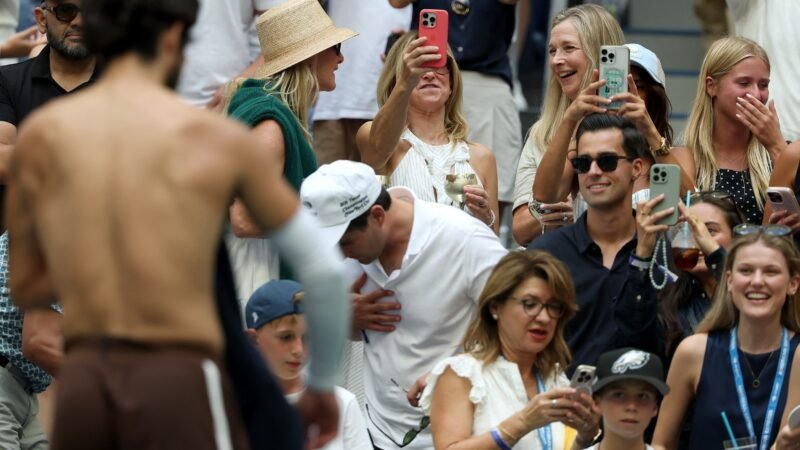 Alcaraz adota duas camisetas em meio ao calor no US Open e explica: “Vi meus mamilos em excesso”