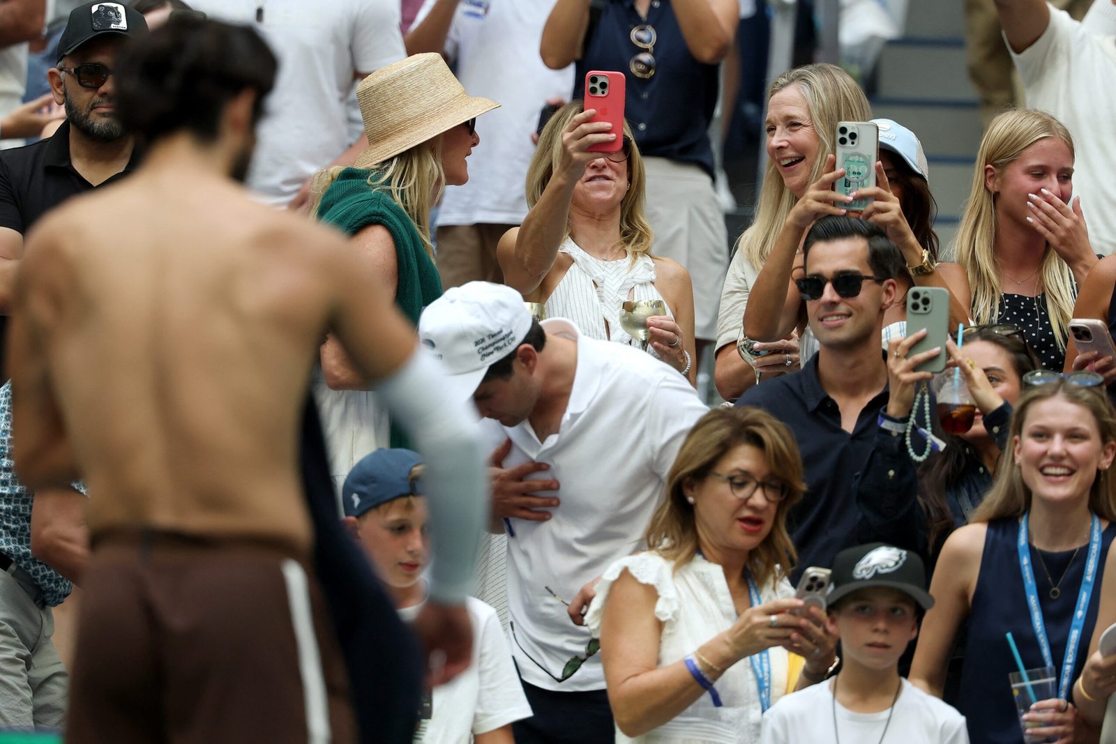 Alcaraz adota duas camisetas em meio ao calor no US Open e explica: “Vi meus mamilos em excesso”