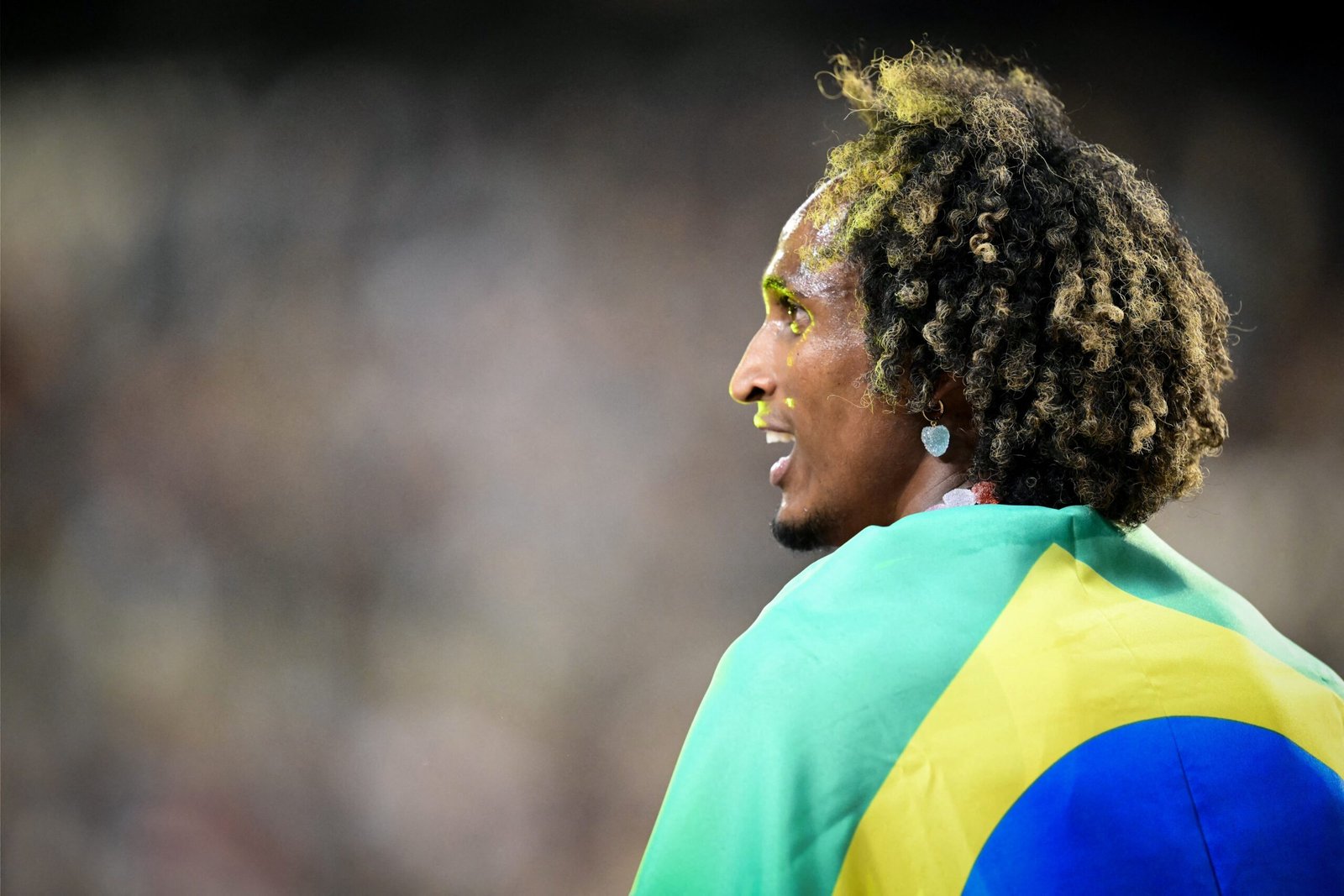 Alison dos Santos é escolhido Atleta do Mês pela World Athletics