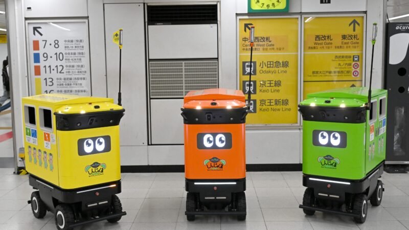 VÍDEO: Tóquio testa robôs coletores de lixo na estação de trem mais movimentada do mundo