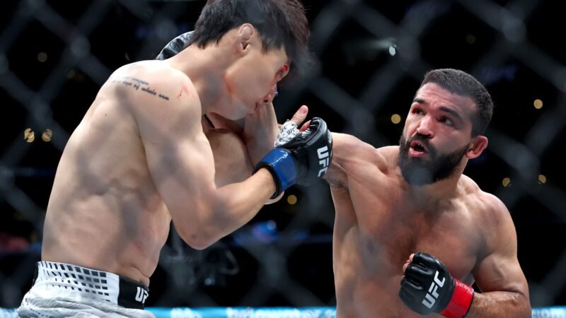 UFC 331: Patrício Pitbull vence no boxe; Ruffy é nocauteado por Tsarukyan