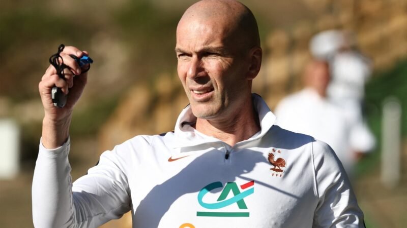 Zidane comanda primeiro treino na seleção da França, sem Mbappé e Dembélé; confira imagens