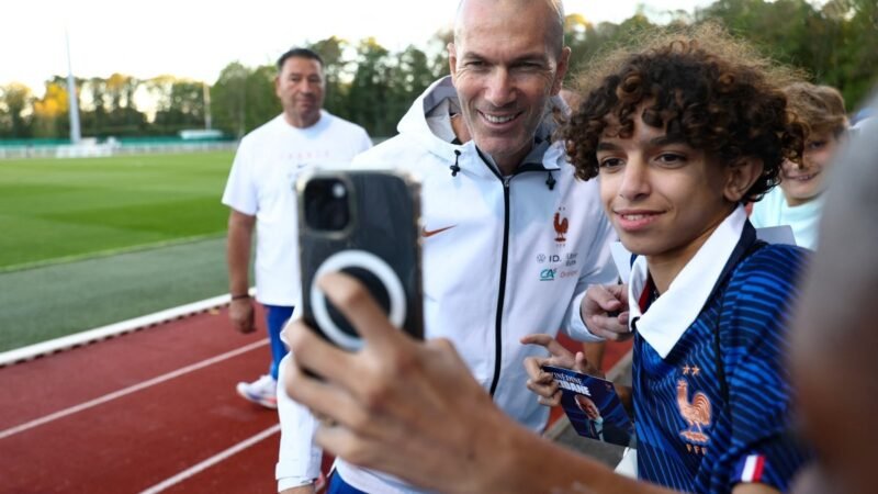 Difícil gestão de egos e cobrança por bom futebol: veja como Zidane inicia desafio na França