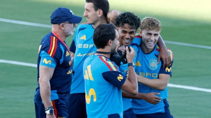 Espanha recebe milhares de torcedores em treino aberto antes da estreia na Liga das Nações; veja