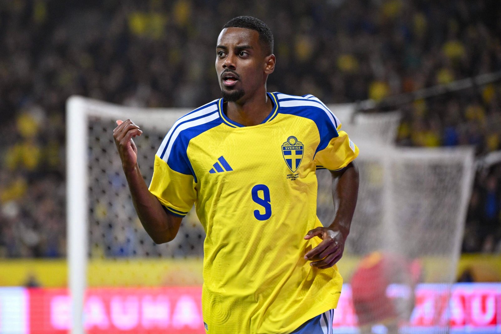 Alexander Isak, do Liverpool, sofre lesão e é cortado da Suécia na Liga das Nações