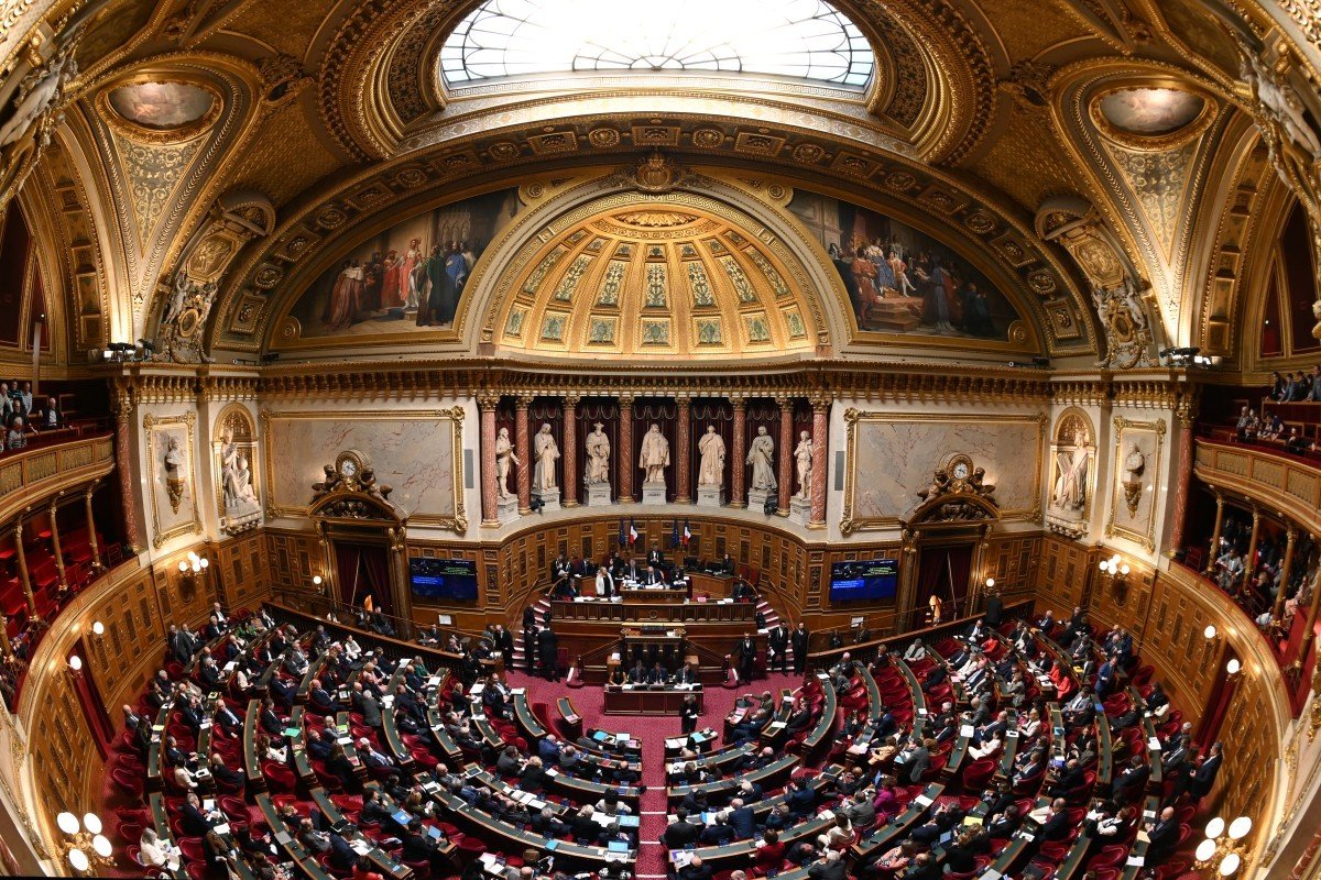 Extrema direita ganha espaço no Senado da França com recorde de cadeiras da história de sigla de Le Pen e aliados