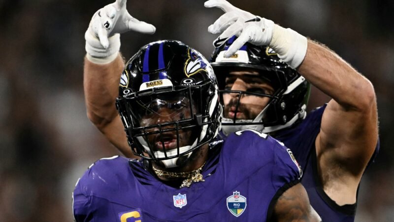 Hino do Brasil surpreende jogadores dos Ravens antes de jogo no Maracanã: “Foi louco”