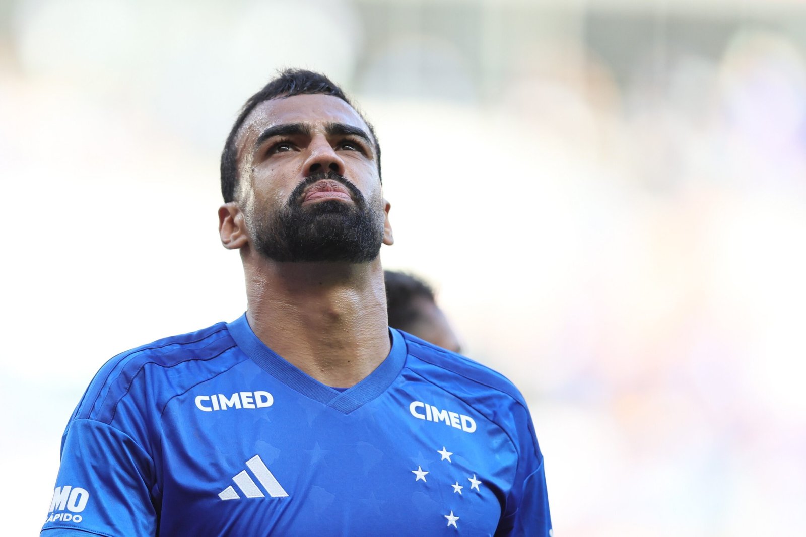 Trocou a zaga? Artur Jorge explica saída de Fabrício Bruno do time titular
