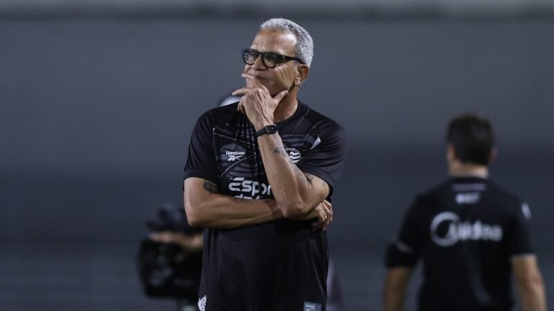 Hélio alerta elenco do Náutico antes de jogo contra o América-MG: “Não esqueçam da Ponte Preta”