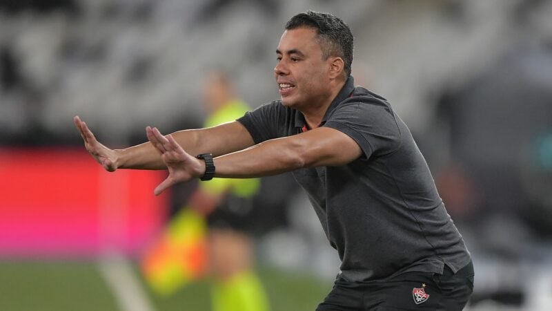 Jair Ventura deixa futuro no Vitória em aberto depois de eliminação: “Depende do Fábio”