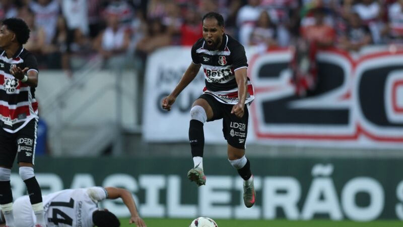Santa Cruz embarca rumo a Fortaleza para resolver acesso contra o Floresta, diz Everaldo