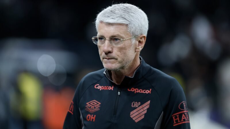Odair Hellmann é punido com quatro jogos de suspensão por expulsão contra o Bahia