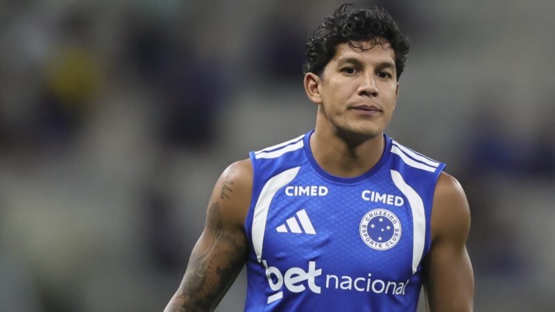 Sem trio selecionável, Cruzeiro volta aos treinos com novidades na Toca da Raposa