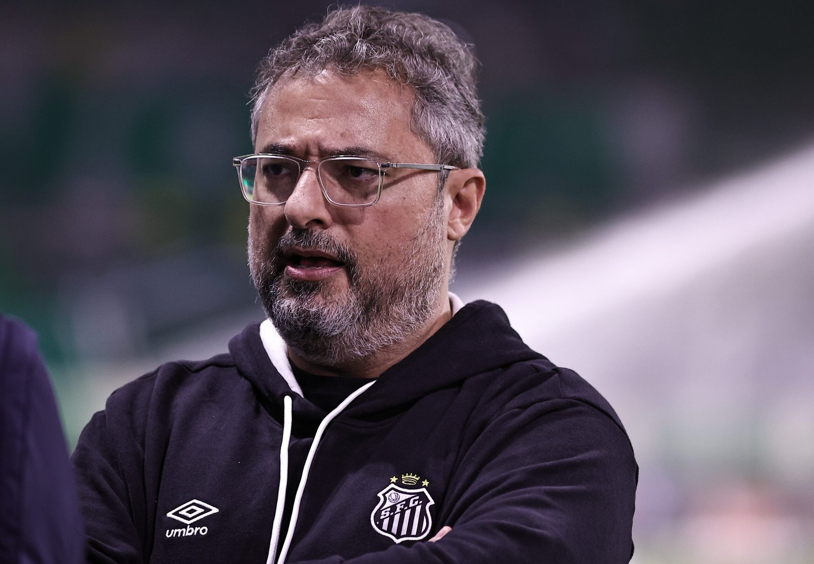 Mattos confirma dívida com elenco do Santos e diz que aguarda para negociar permanência de Gabigol