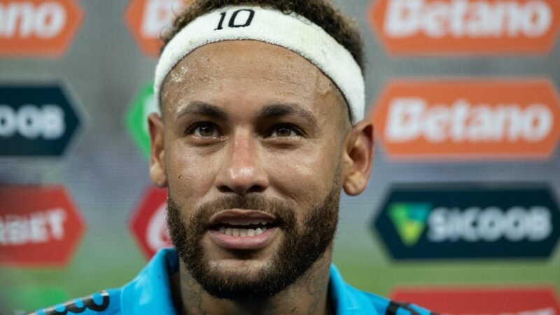 Neymar diz que teve febre antes de decidir clássico no Santos, e Gabigol brinca: “Pega mais gripe”
