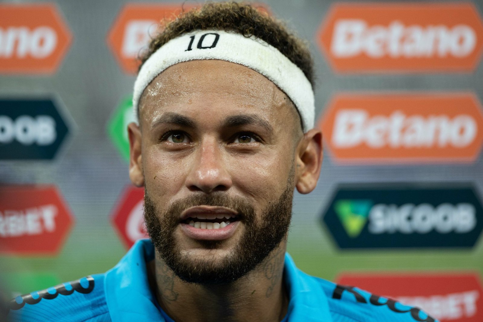 Neymar diz que teve febre antes de decidir clássico no Santos, e Gabigol brinca: “Pega mais gripe”
