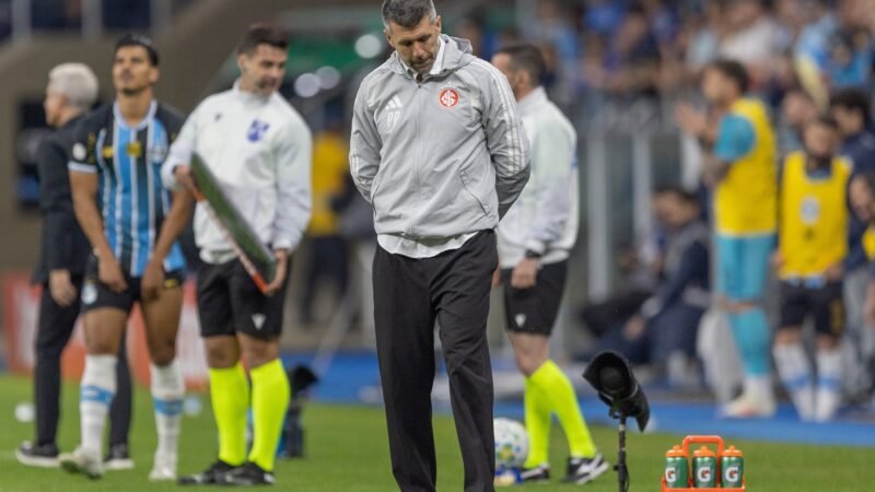 Análise: Inter é atropelado pelo Grêmio, dança a valsa, e Pezzolano sobrevive até domingo