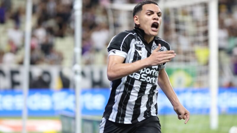 Artilheiro do Ceará na Série B, Melk comemora gol e vitória que tirou equipe do Z4