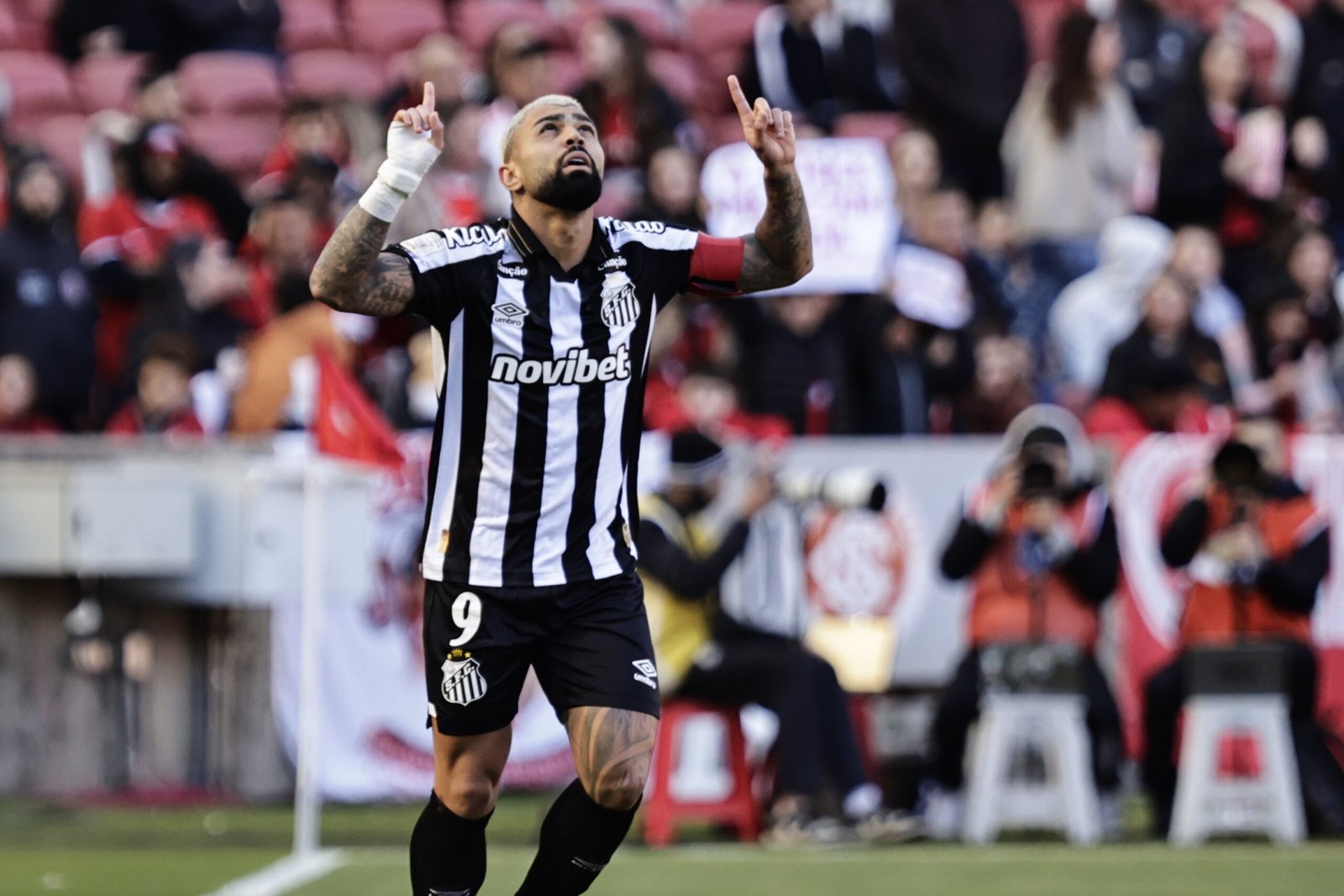 Análise: Santos mostra força longe de casa e supera susto para manter reação no Brasileirão
