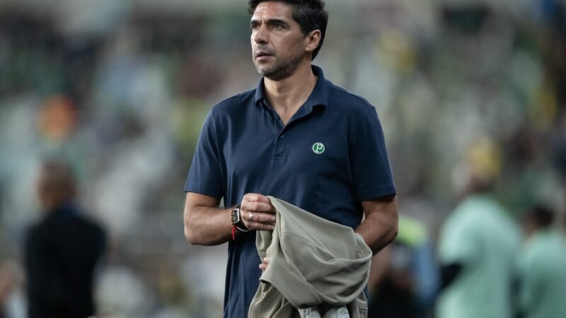 Abel joga responsabilidade para o Flamengo em briga com Palmeiras: “Obrigação de fazer muito mais”