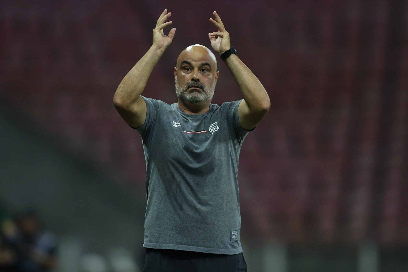 Ronald e Eurico seguem fora do Santa Cruz na partida contra o Floresta