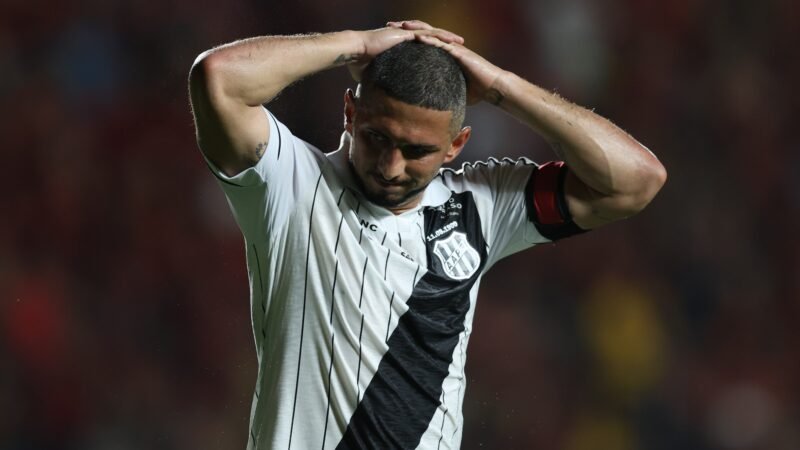 Ponte acumula recordes negativos, e média projeta 100 gols sofridos no ano