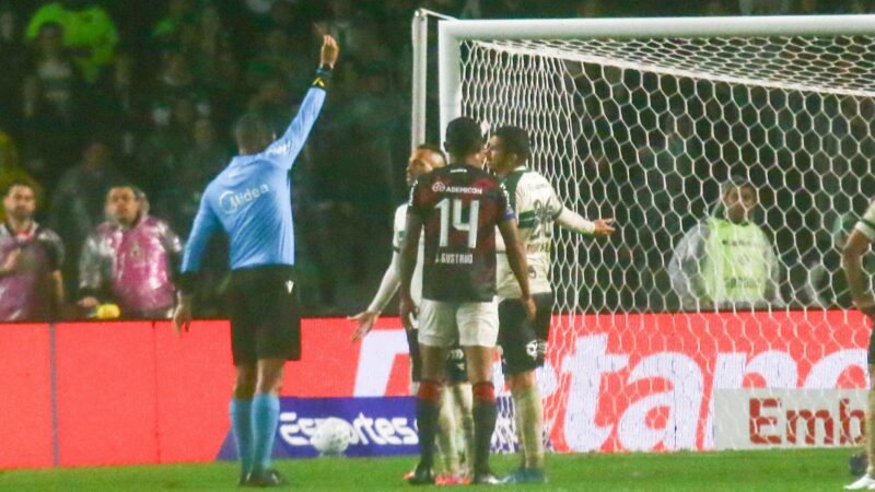 Tempo de bola em jogo, minuto fora e lei Vini Jr: veja o balanço das novas regras no Brasileirão