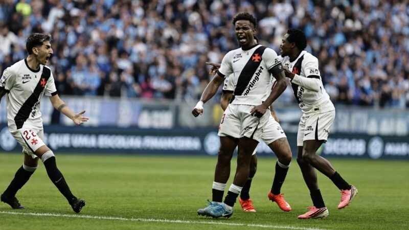 Thiago Mendes aprova postura do Vasco na virada sobre o Grêmio: “Não desistimos”