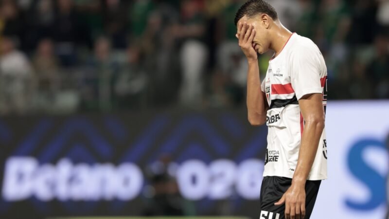 Osorio, do São Paulo, é denunciado pelo STJD por expulsão contra o Palmeiras