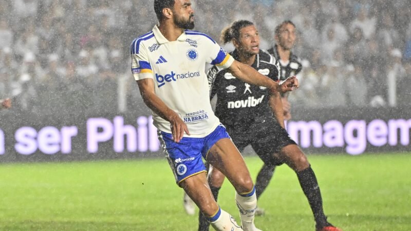 Zagueiro do Cruzeiro chora ao revelar problema físico e admite temporada difícil; assista