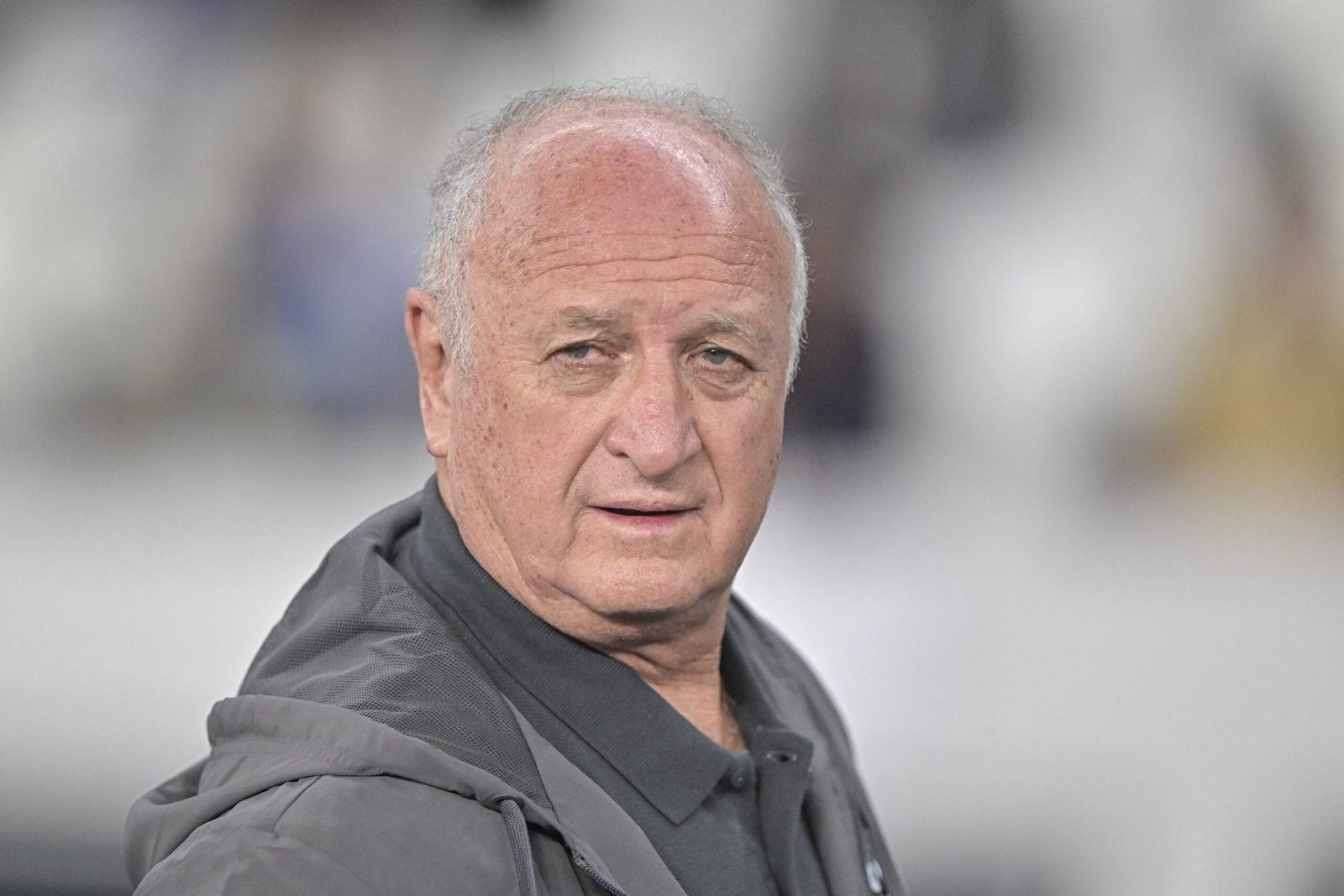 Felipão mira no VAR em derrota do Grêmio: “Estão acabando com o futebol”