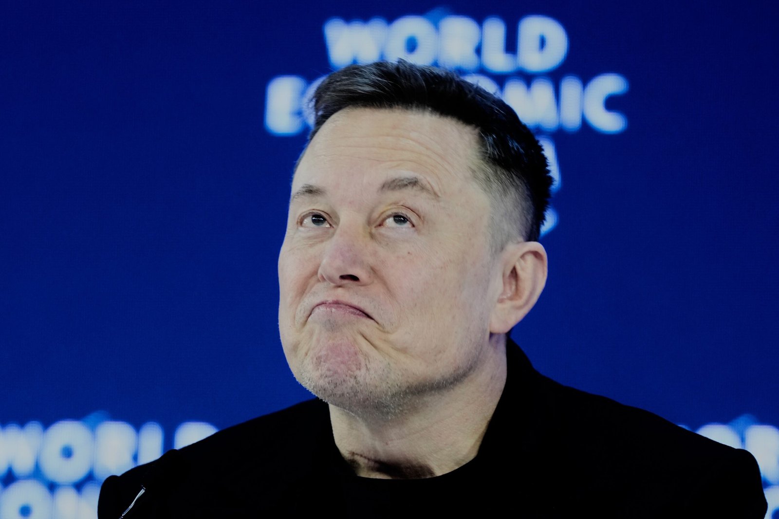 Elon Musk ganha documentário de 4 horas com versão do bilionário criada por IA