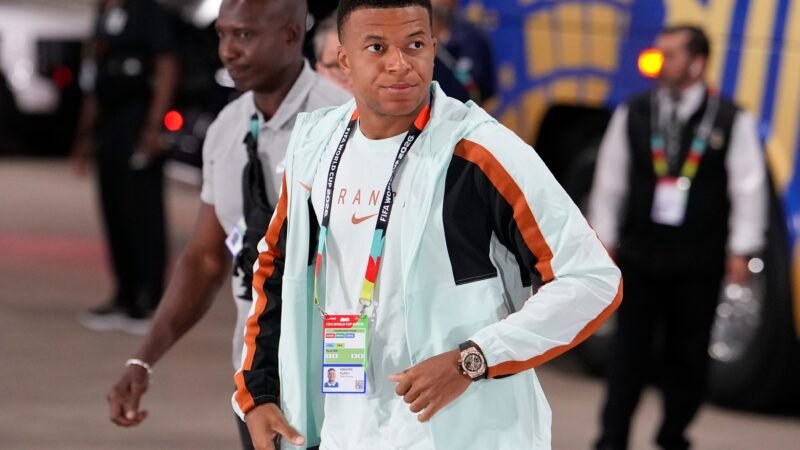 Mbappé rompe com a Nike e assina contrato com a suíça On