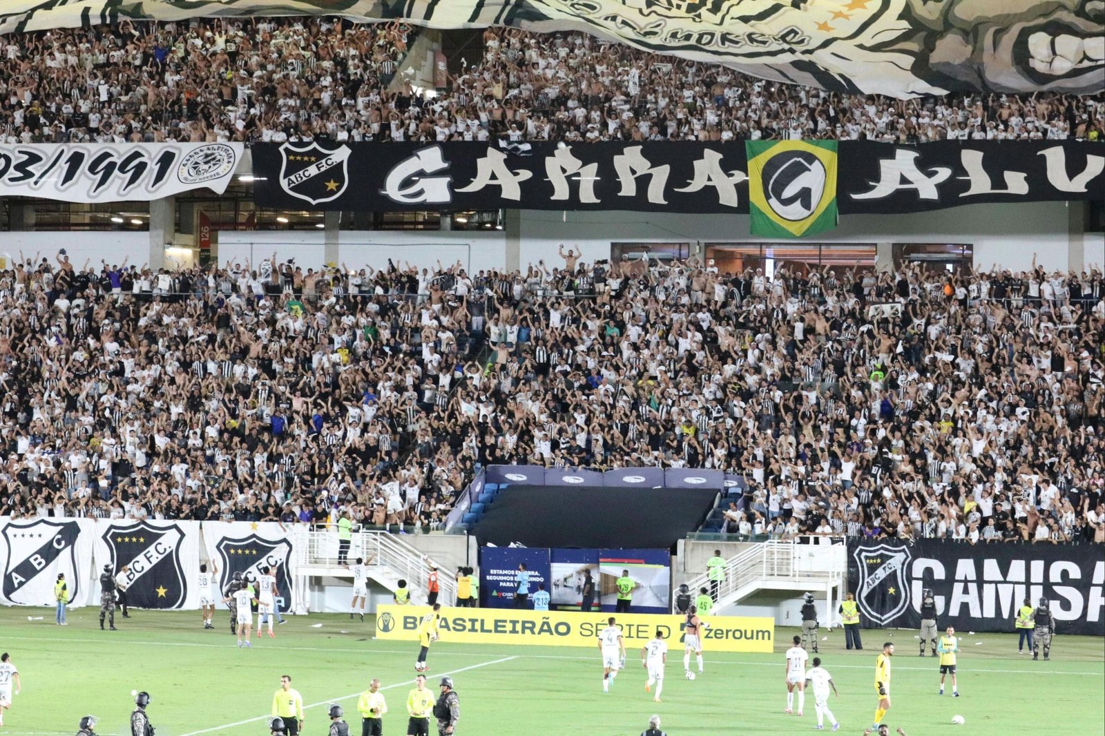 Arena das Dunas fecha 2026 com maior público no futebol desde 2014; veja números