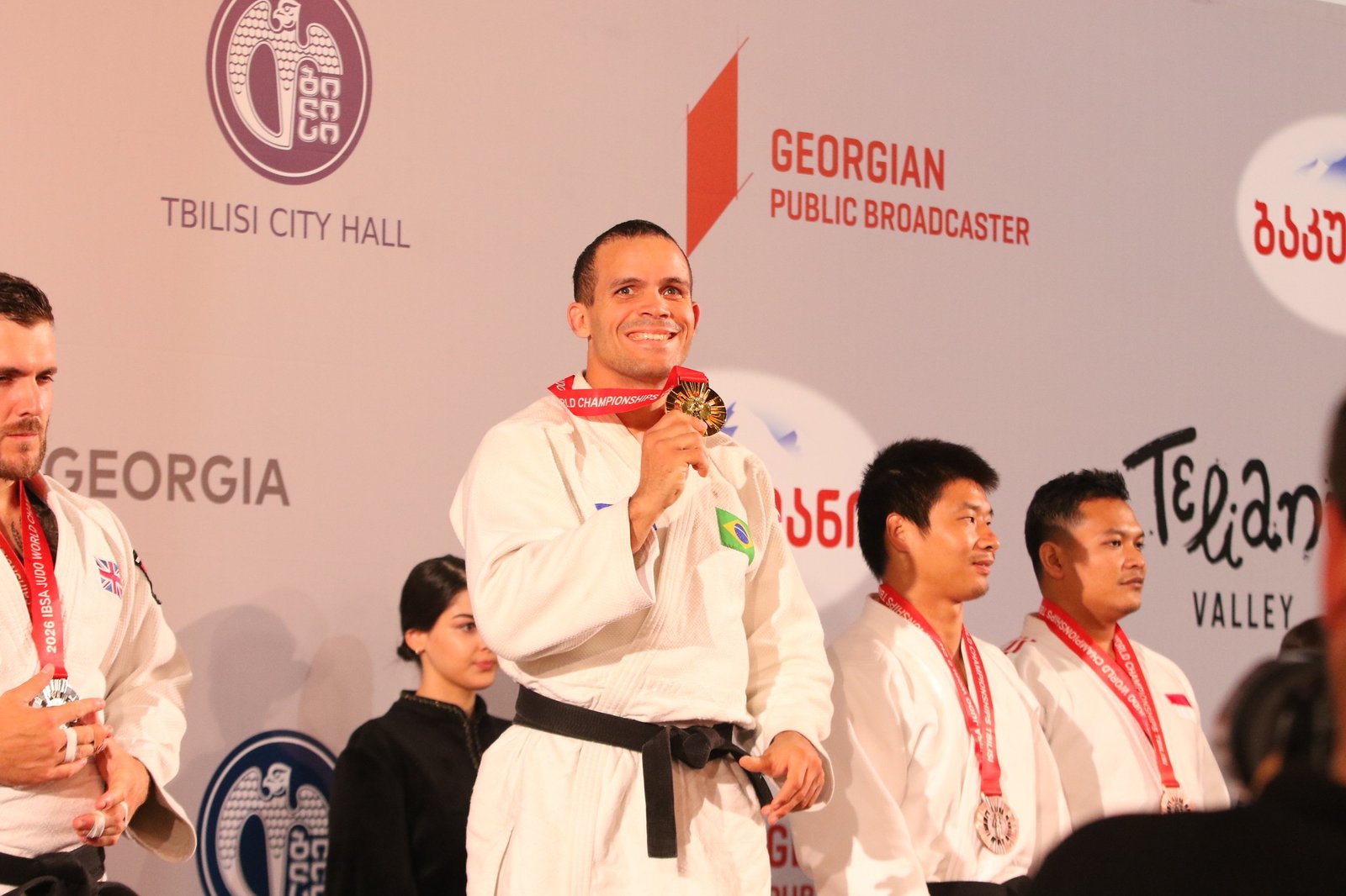 Judô: campeão paralímpico Arthur Silva comemora primeiro ouro em Mundial