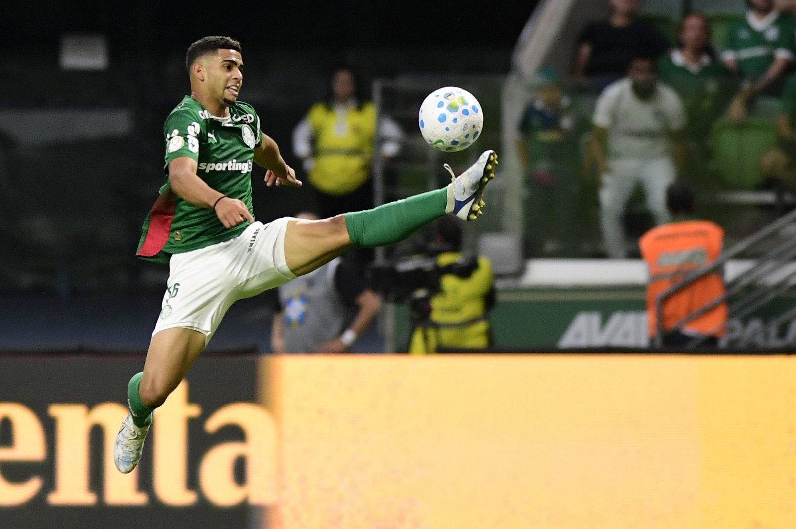 STJD nega recurso do Palmeiras e mantém suspensão de Arthur contra o Botafogo