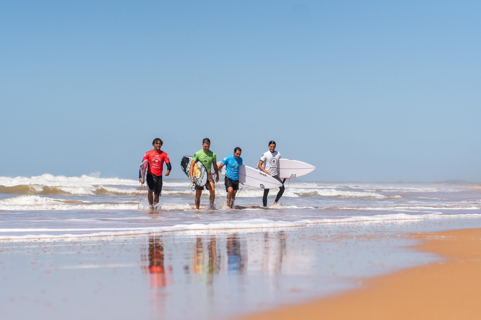 Surfe: três capixabas brilham no 1º dia e avançam no QS 4000 da WSL de Guarapari