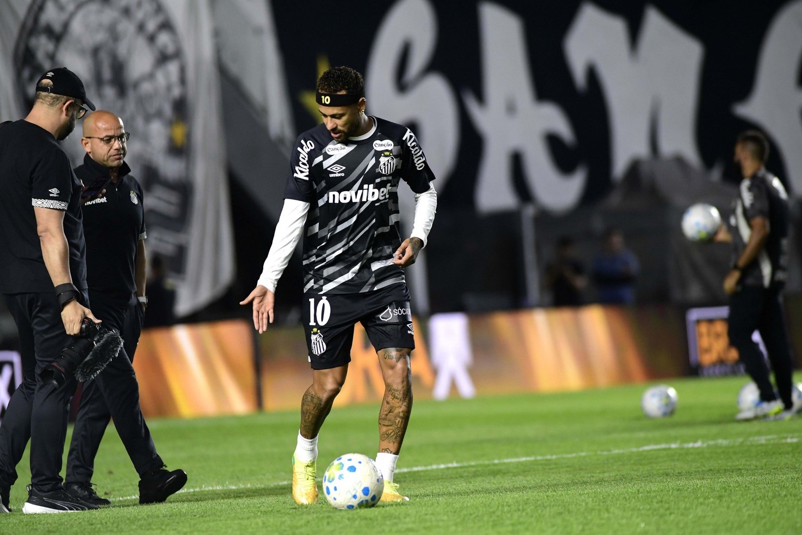 Santos entende que gramado da Vila “venceu” e não passa de condição razoável até o fim do ano
