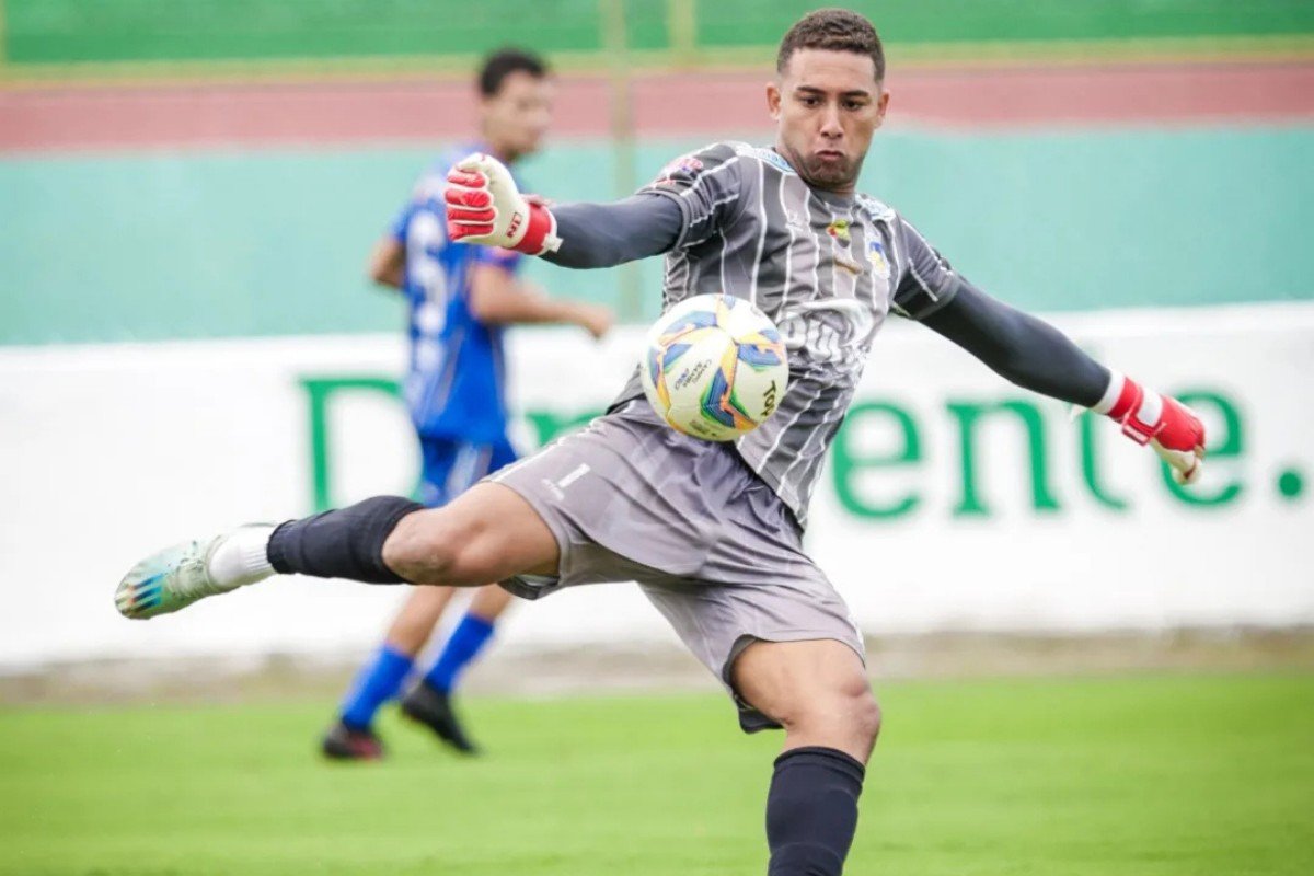 Pesqueira anuncia goleiro como primeiro reforço para temporada 2026