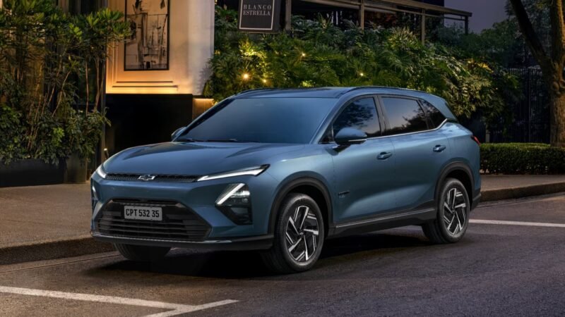 Presidente da GM confirma para novembro a produção do Chevrolet Captiva híbrido no Ceará