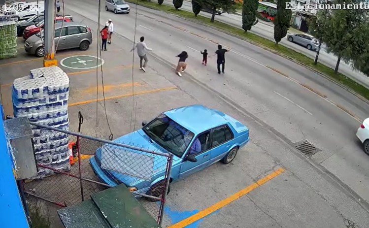VÍDEO: Homem se joga em avenida e salva criança de ser atropelada no México