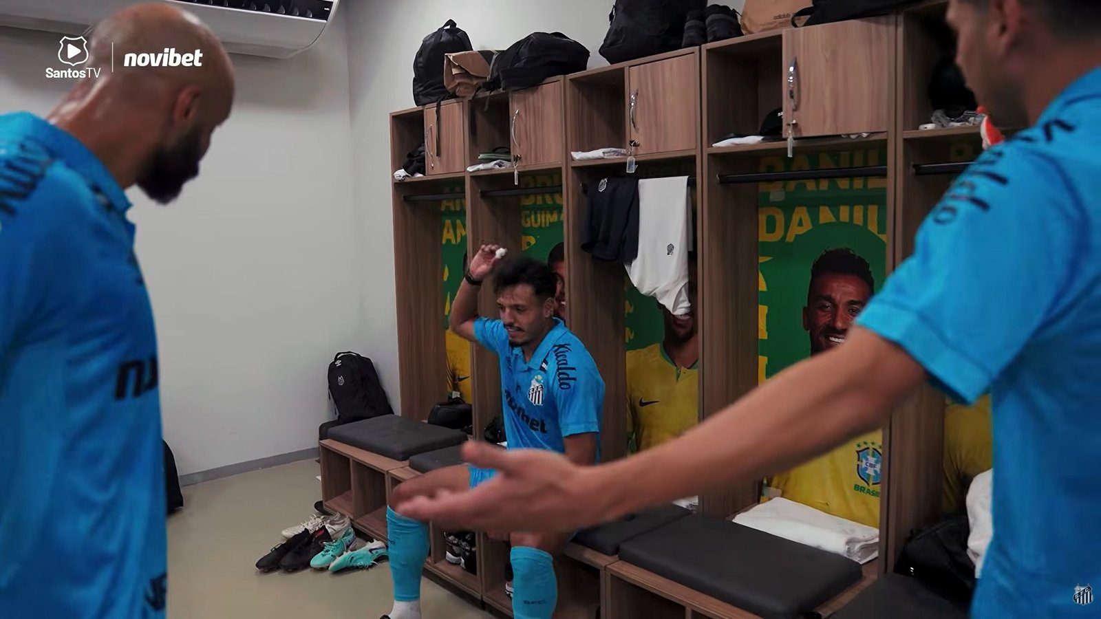 Bastidores do Santos: Gabriel Menino é cobrado por cavadinha contra o Remo; confira o vídeo
