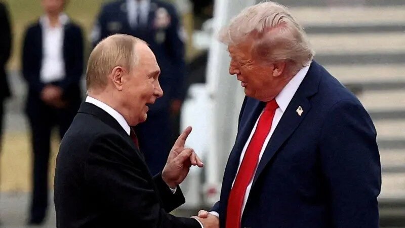 Trump e Putin fazem ligação telefônica para discutir fim da guerra na Ucrânia, diz Kremlin