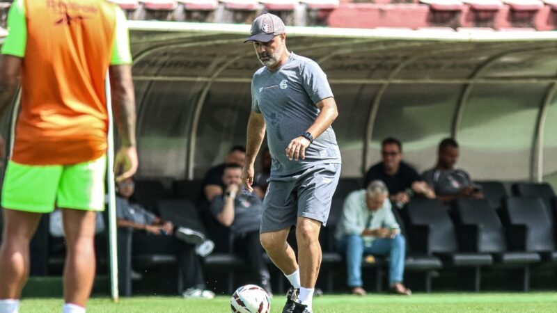 Técnico resgata provações ao longo do ano e confia em Santa Cruz maduro para fase final da Série C