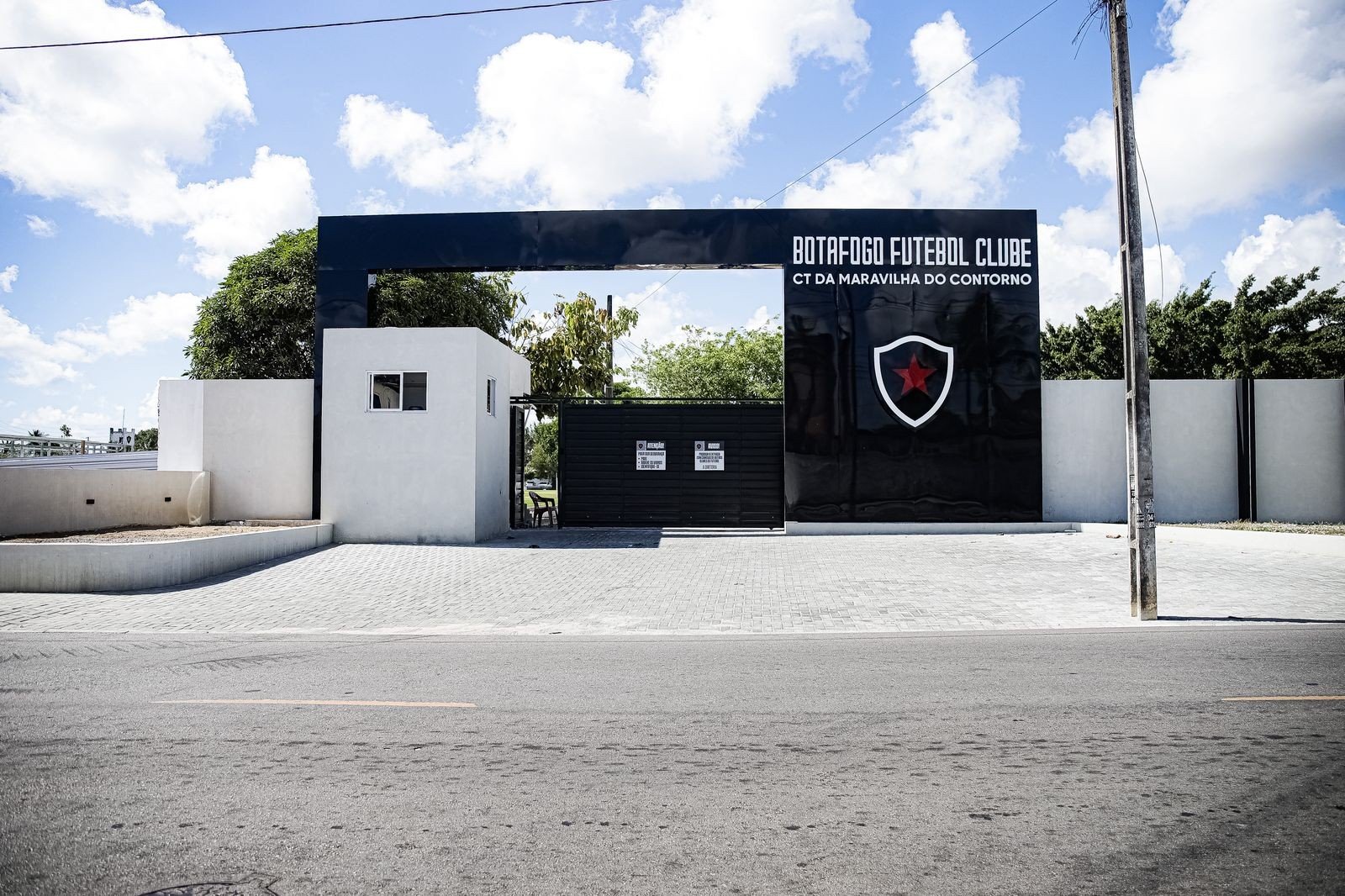 CT da Maravilha do Contorno tem muros pichados após novo tropeço do Botafogo-PB na Série C