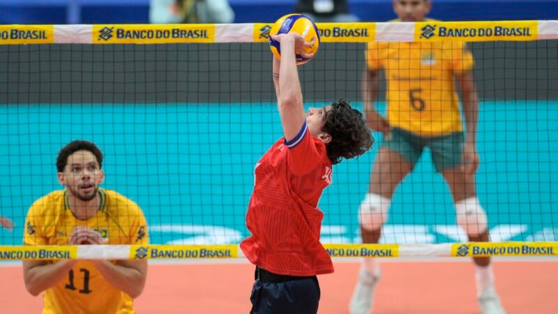 Estreia do Brasil no Pré-Olímpico tem boladas em Bernardinho, pacto e surpresa com levantador