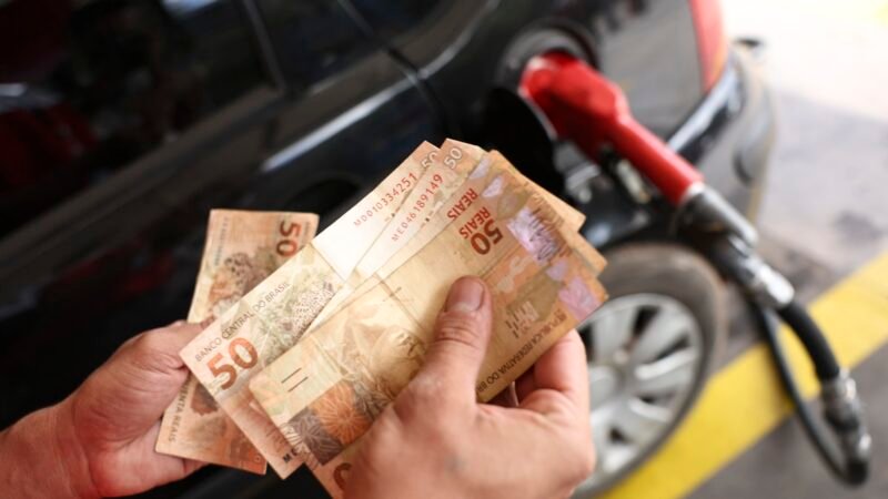 Governo amplia fiscalização de preços de combustíveis e prevê multas de até R$ 500 milhões contra práticas abusivas