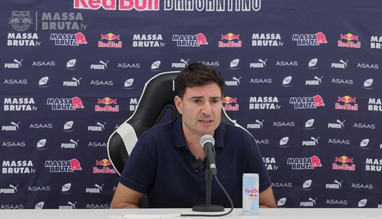 Diretor do Bragantino contesta expulsão de Wallace Yan e reclama da arbitragem dos últimos jogos